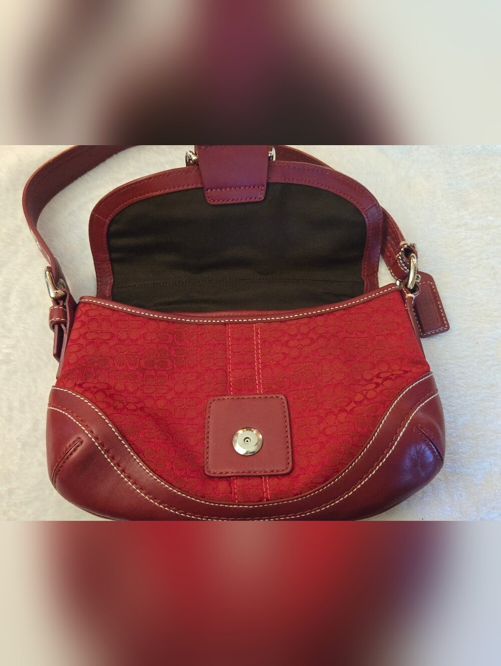 ✨️Coach Red Women's Shoulder Bag with Buckle Accent - Picture 8 of 9